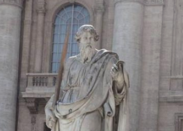 利奥三世发起破坏圣像运动，基督教世界分为了两派