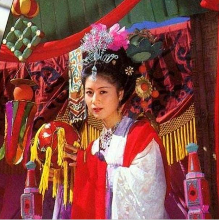 古代婚俗中抛绣球招婿和比武招亲相比 哪一个更加靠谱呢