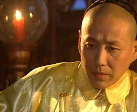康熙为什么要逼死平定三藩之乱的功臣 这件事情确实存在吗