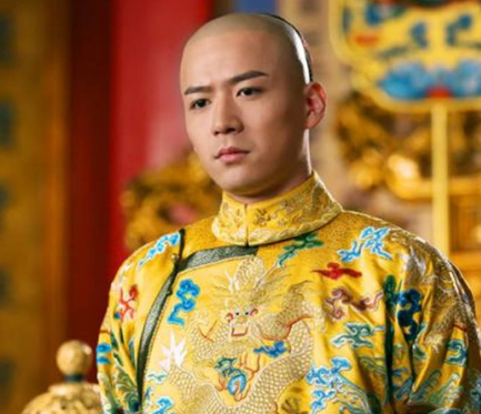 康熙作为清朝的皇帝 为何会向朱元璋的陵墓下跪行礼呢