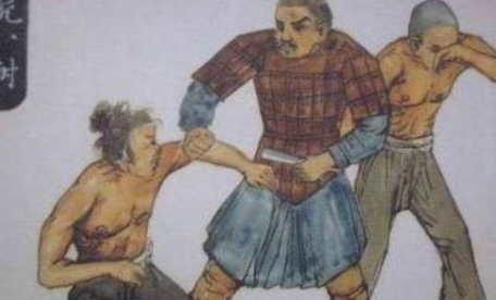 溥仪叫太监帮他剪辫子 结果太监连忙跪下连连称不敢