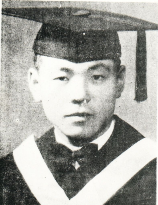 1928年至1930年,先后在长春自强中学,吉林毓文中学读书.