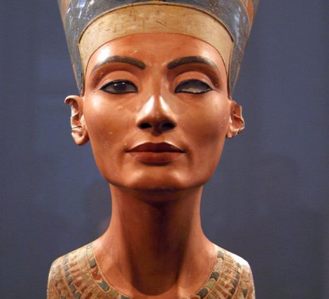 埃及历史上最具有传奇色彩的一位王后——纳芙蒂蒂
