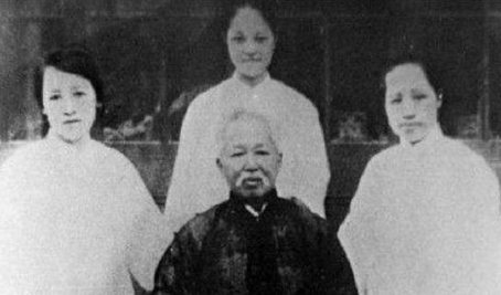康有为有什么特殊癖好，5位小妾都符合？