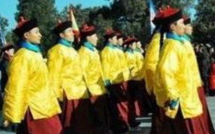 太监和侍卫都是在宫里活动的 为何侍卫没有被净身呢