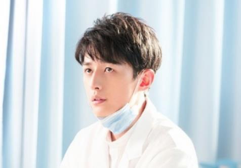 《浅情人不知》是由谁饰演的？他最后和谁在一起了？