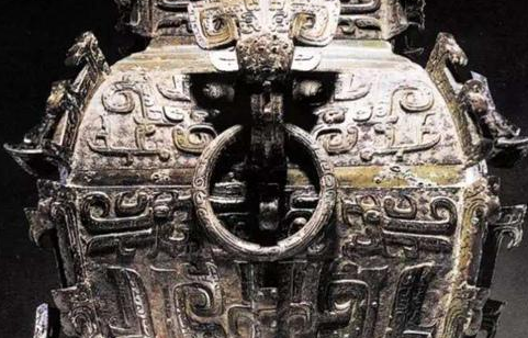 青铜重器皿方罍现在藏于哪个博物馆？什么时候展出？