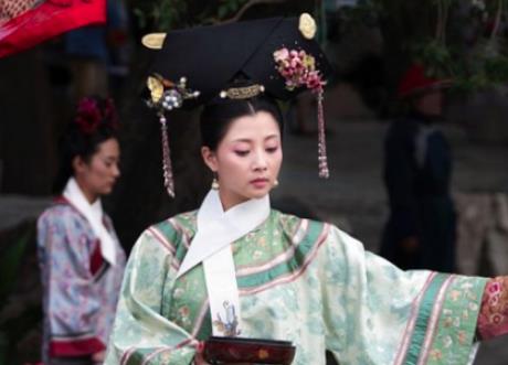 她12岁结婚，却守寡了53年