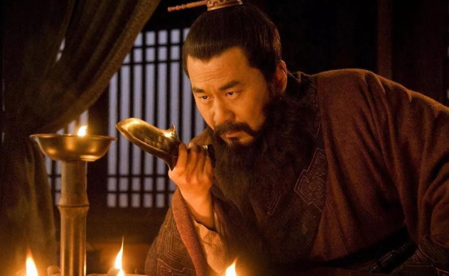 哪个女人让曹操临死前仍对她念念不忘?不是甄宓也不是貂蝉,而是她!