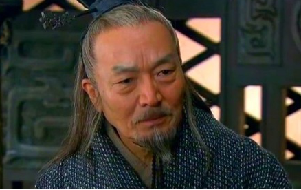 荆州兵强马壮为什么蔡瑁会轻易投降曹操?只因内忧大于外患!