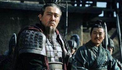 在军事方面，刘备为什么只听法正而不听诸葛亮的？