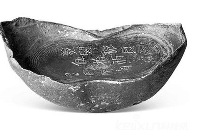 古装剧中商贩拿到银子都会咬一口 古人为何会有这种举动呢