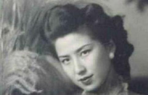 原配夫人不孕，丈夫居然移情17岁义女