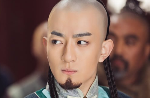 努尔哈赤晚年想把汗位传给谁？多尔衮还是皇太极？