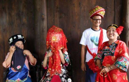 古代媒婆为什么不能穿鲜艳的衣服呢 里面有什么秘密呢