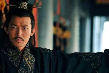 曹丕称帝后刘备也跟着称帝了 为什么孙权称帝会晚了8年之久呢