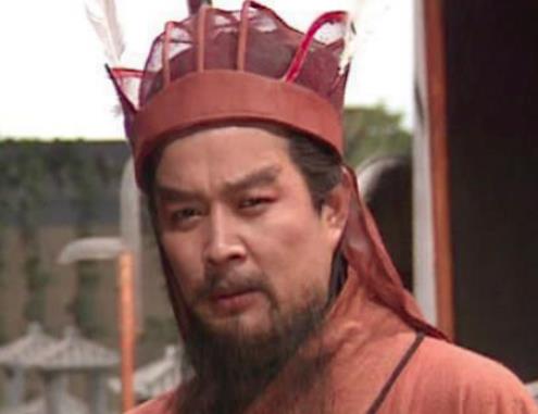 曹操发迹的两大要素是？除了宗族鼎力支持还有什么？