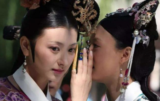 清朝嫔妃脖子上的白布条到底是怎么来的？
