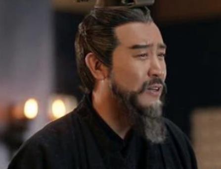 曹操去世后曹彰拥兵10万，他是对帝位没兴趣吗？