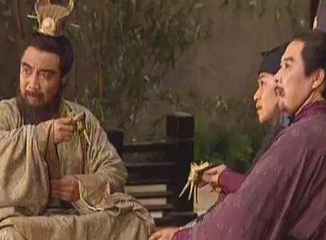 古人喝酒前为什么都要先温酒呢 其实原因很简单