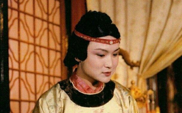 《红楼梦》中曹雪芹为什么对男性服饰描写模糊？乾隆私访曹雪芹大删原著！