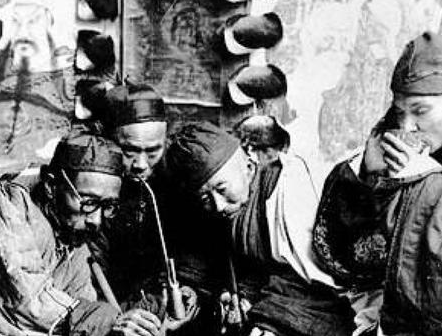 清朝时期的八旗子弟的生活是什么样的 生活唯一的乐趣就是吃喝嫖赌