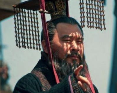 孙权劝曹操称帝，他有什么目的？