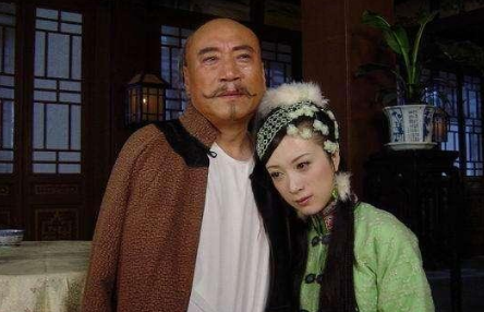 和硕公主有多惨？挺着大肚子改嫁三次，死后只有兄弟送终