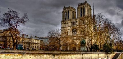 法国巴黎圣母院是怎么建造的？巴黎圣母院有哪些历史事件？