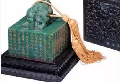 关于乾隆有哪些历史评价？正面评价及负面评价是怎样的？