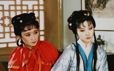 甄英莲为什么会长得像秦可卿？她们之间是什么关系？