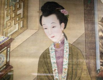 乾隆后宫最聪明的女人是谁？既保住了乾隆宠爱，又让两个儿子幸福一生