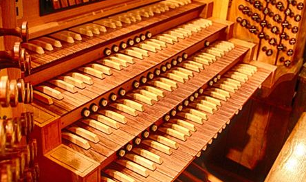 梦到“管风琴”有哪些象征意义？与现实的哪些反应有关？