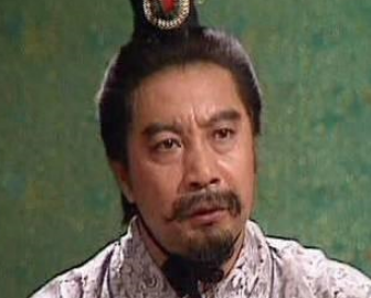 孙坚为什么没有自立，而是选择依附袁术？他是什么用意？