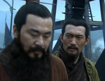 官渡之战时，曹操为什么没有把袁绍的七万降军，收编过来统一河北？