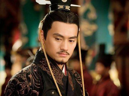 王莽既然是穿越者 那么打败穿越者的刘秀什么身份