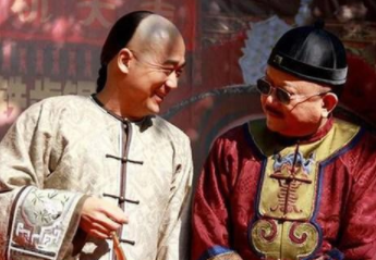 “衍圣公府”门口的对联是谁写的？纪晓岚是故意写错的吗？