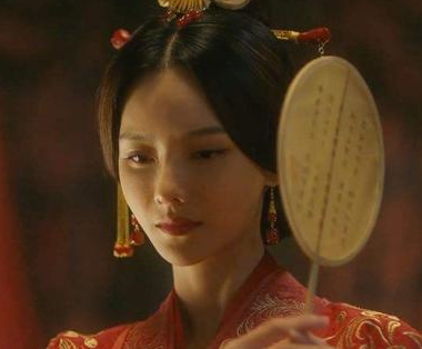 “一女乱三曹”是什么？甄宓和曹植之间什么关系？