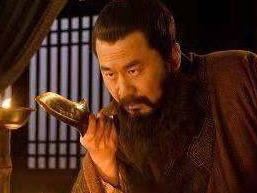 司马懿和杨修都很有野心，为何曹操杀了杨修没杀司马懿？