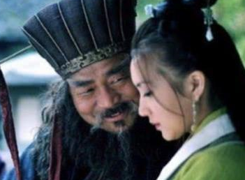 董卓是什么身份？他在历史上是个什么样的人