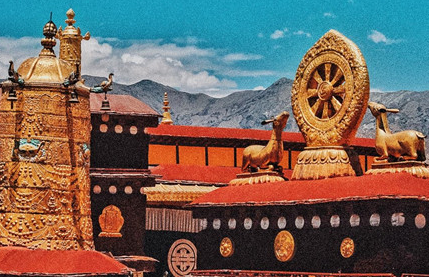 大昭寺：著名的藏传佛教寺院，为藏王松赞干布所建造
