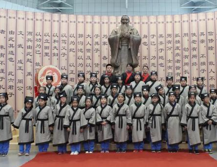 明朝读书人的福利制度有多好 朱元璋建立不要钱的三餐制度