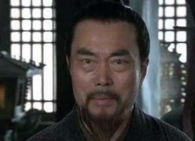 黄权两次投降三易其主，为什么却受世人敬重？