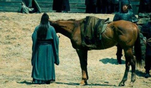 关羽兵败投降曹操，他为什么还回到刘备身边？
