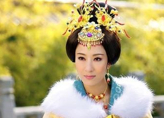 她是古代最奇葩的宠妃，比皇帝大了近20岁
