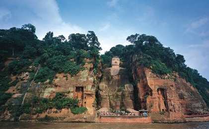 中国最大的石刻佛像在哪里？中国最大的石刻佛像有多大？