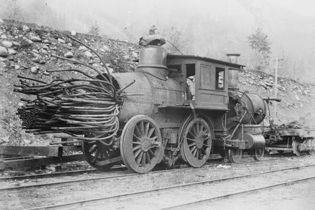 第一辆蒸汽火车长什么样？蒸汽火车是如何发展的？
