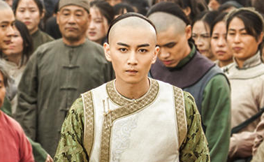 清朝洞庭山的巨富多有钱？两个时辰让池塘长满荷花