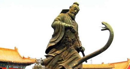 刘邦斩白蛇是真是假？是后人为了神话刘邦还是确有其事？