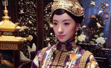 瘦头陀和毛东珠既然劫持了太后 为什么让她一个人坐在后面的轿子